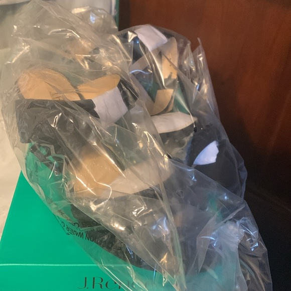 J Renee Soncino Ribbon Lace Black 8.5W - Picture 3 of 5